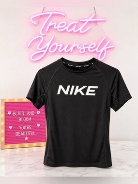 Nike Pro DRI-FIT T-Shirt - Black- Youth Large MSRP 25$